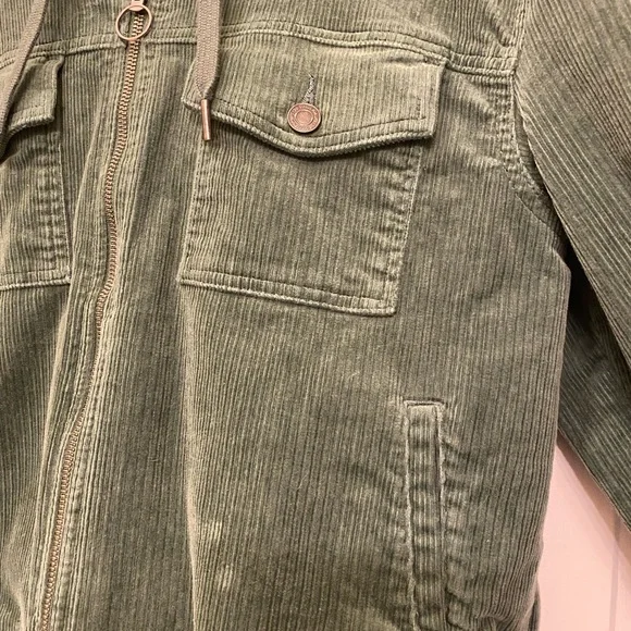 NWOT green corduroy jacket with pockets and hoodie - Picture 3 of 6